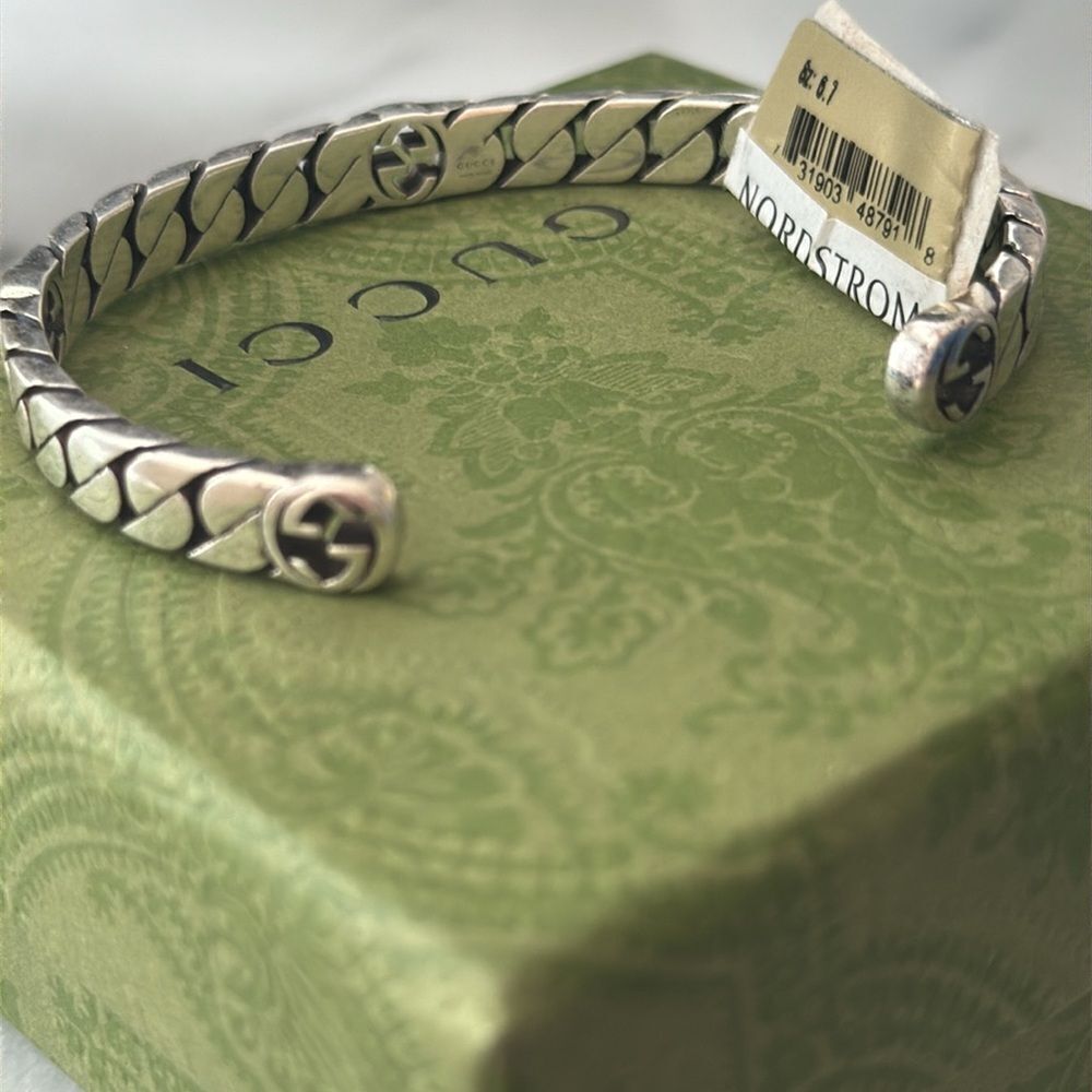 GUCCI INTERLOCKING BRACELET - Picture 7 of 9